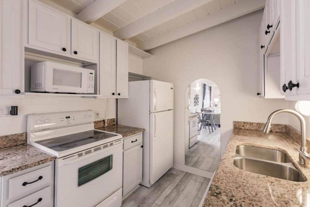 Kitchen view.jpg