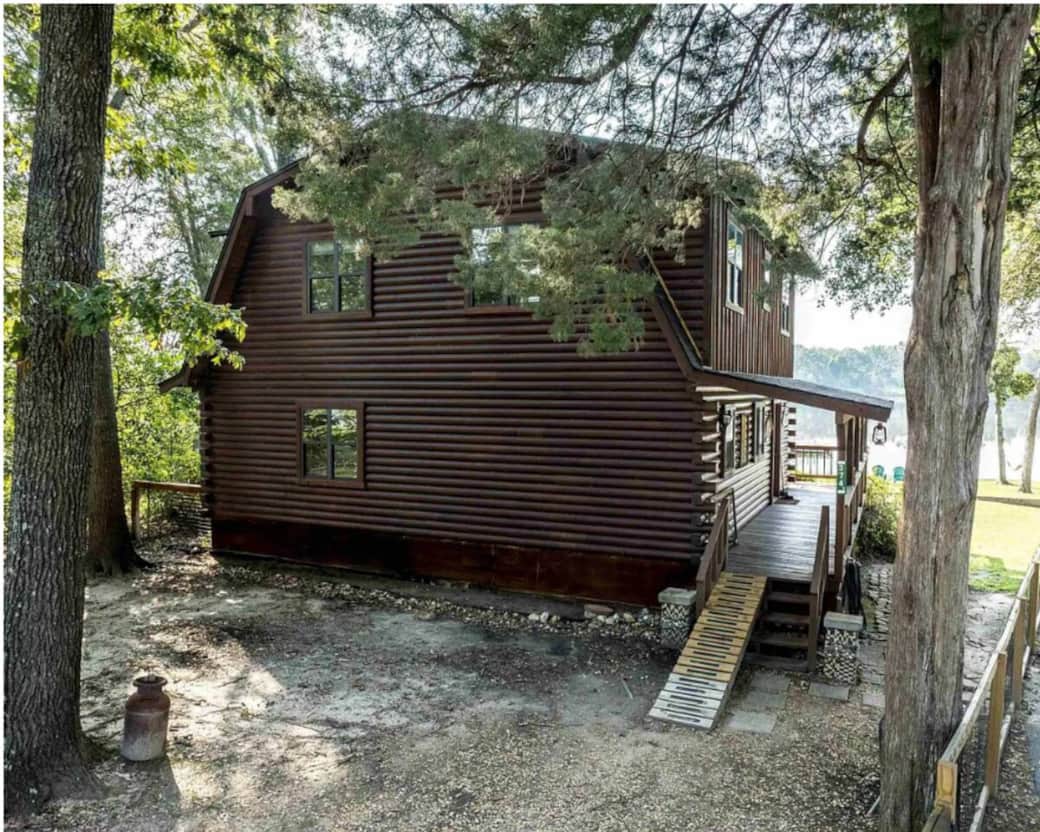 2 story lakeside log cabin