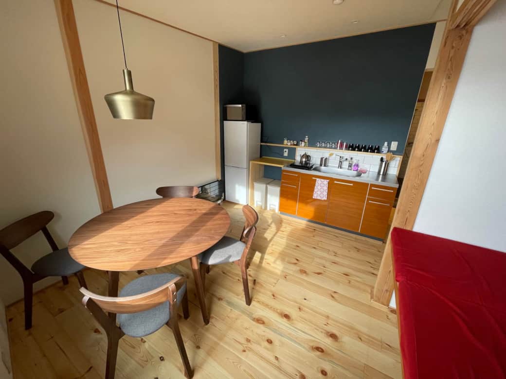 Afternoon sun... Great for a snooze on the daybed. Afternoon sun... Great for a snooze on the daybed.