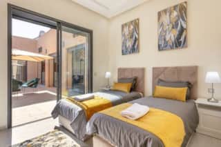 Villa Sanna, élégante avec piscine, jacuzzi & jeux — photo 33