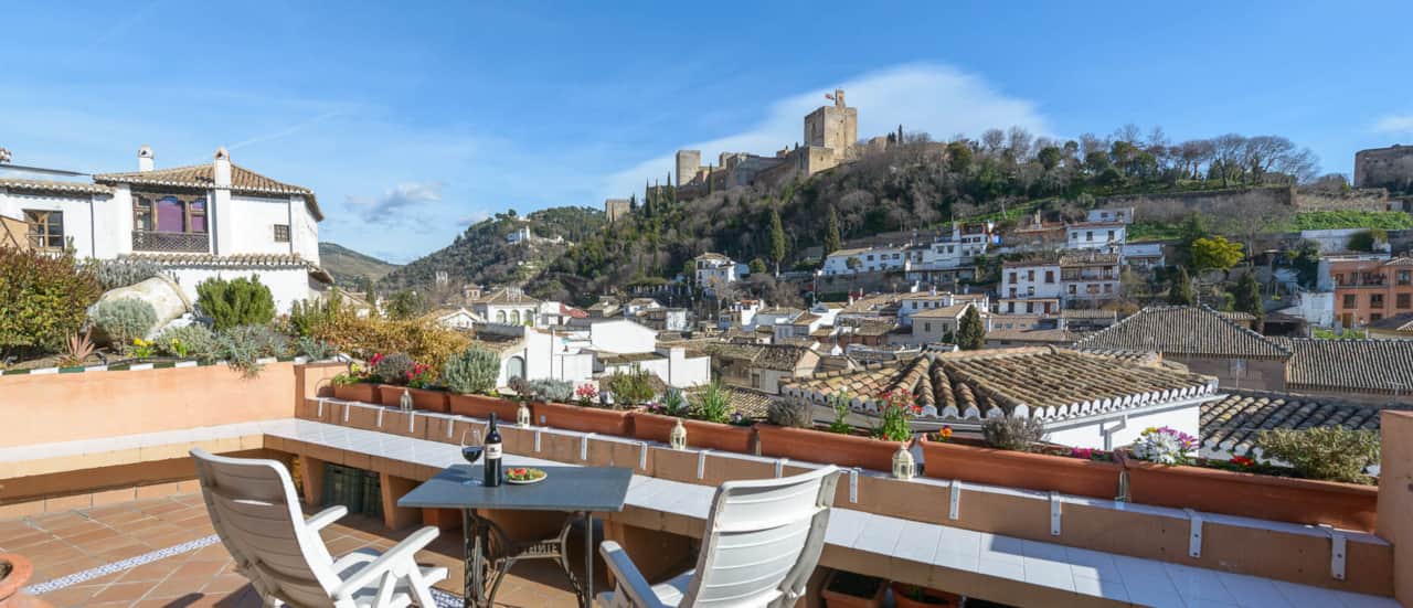 Private terrace Alhambra views - Terraza privada con vistas a la Alhambra