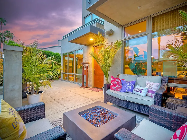 Entrance Outside Living Room
