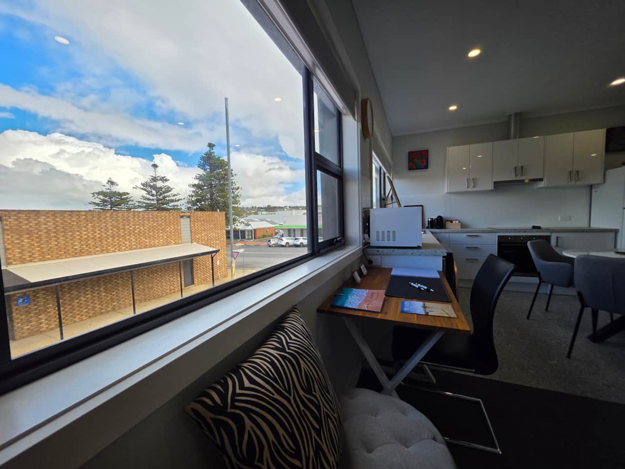 Aart Apt No 5 Studio