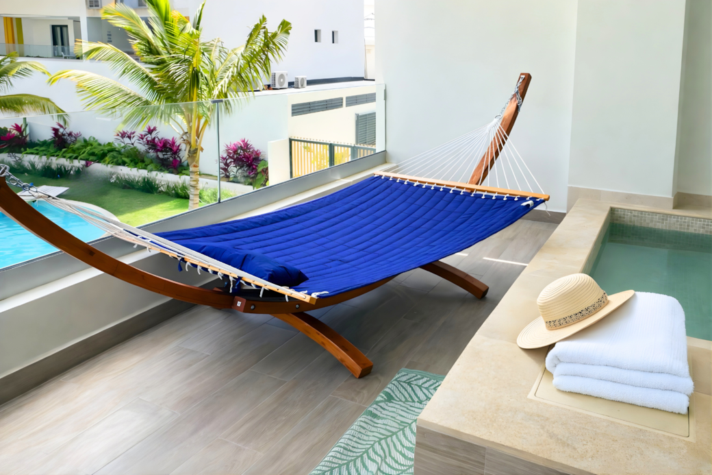 Private Balcony Hammock with Plunge Pool and Tropical Garden View HD