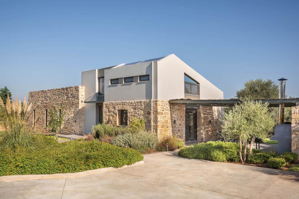 Villa's front space