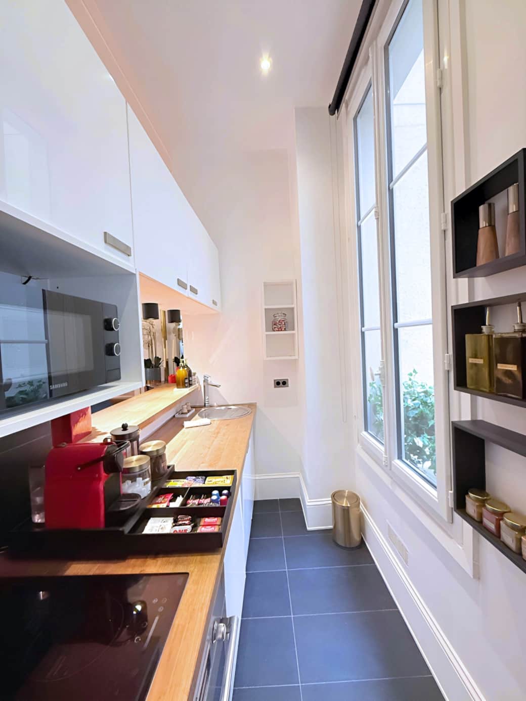 SWEET PARIS – Cuisine élégante et pratique, parfaitement aménagée