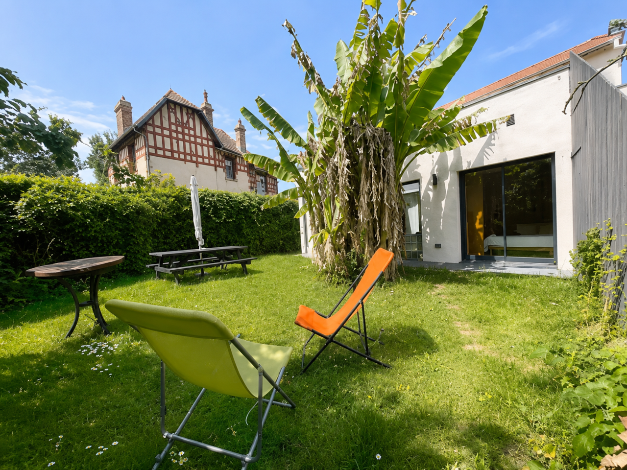 La Maison Rose - Terre by Melrose