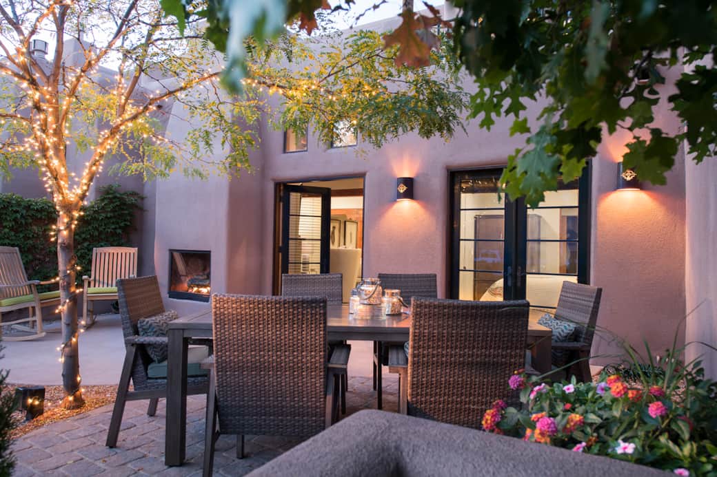 Outdoor living space for 8