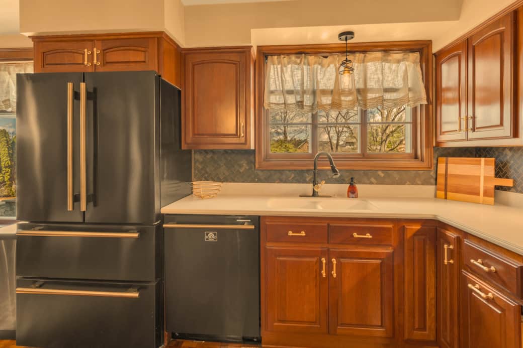 French door refrigerator and double drawer freezer