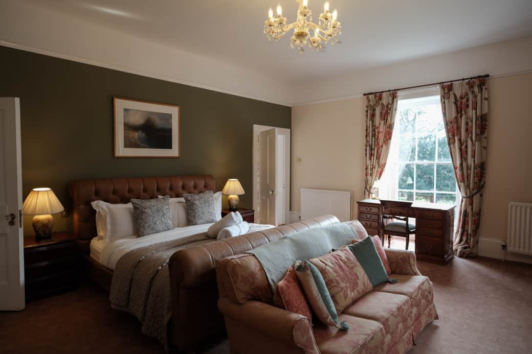 Hall bedroom2
