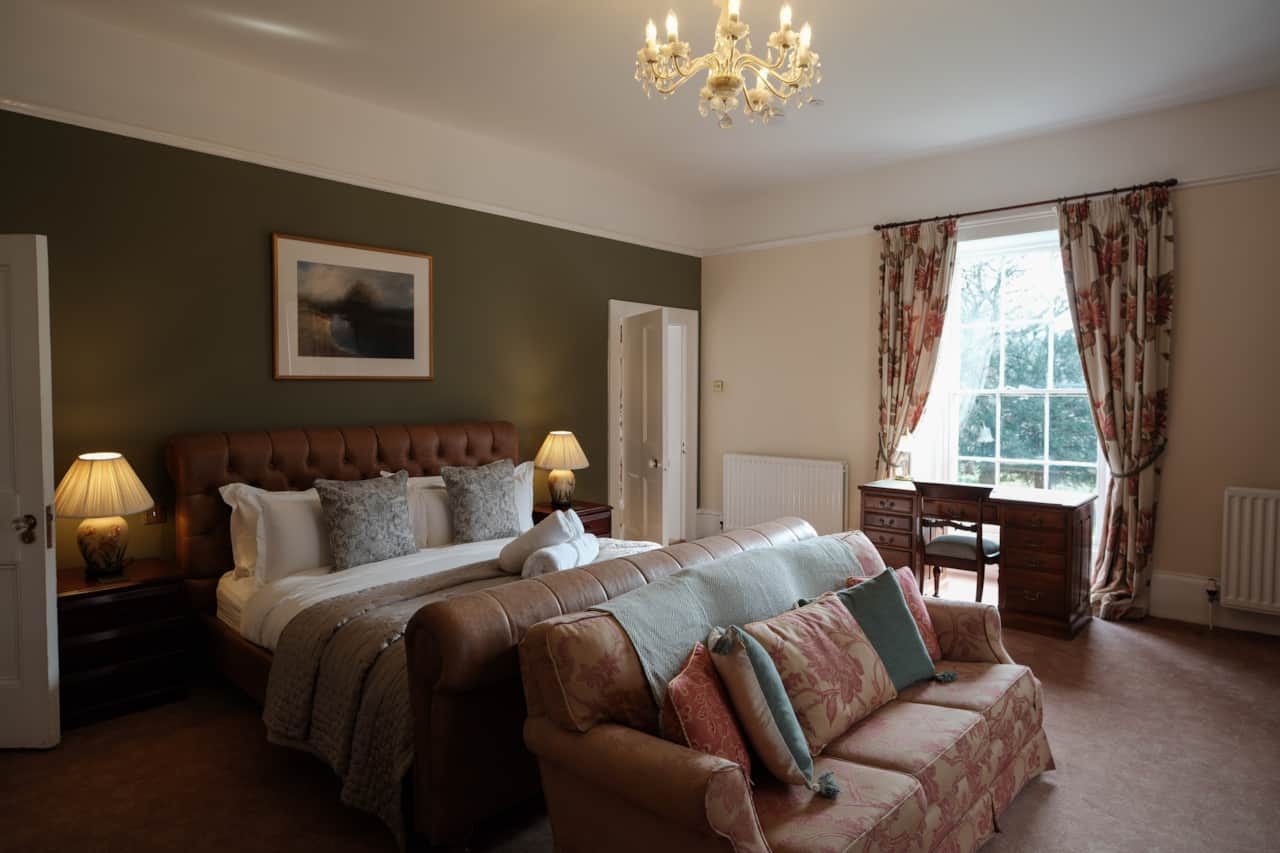 Hall bedroom2