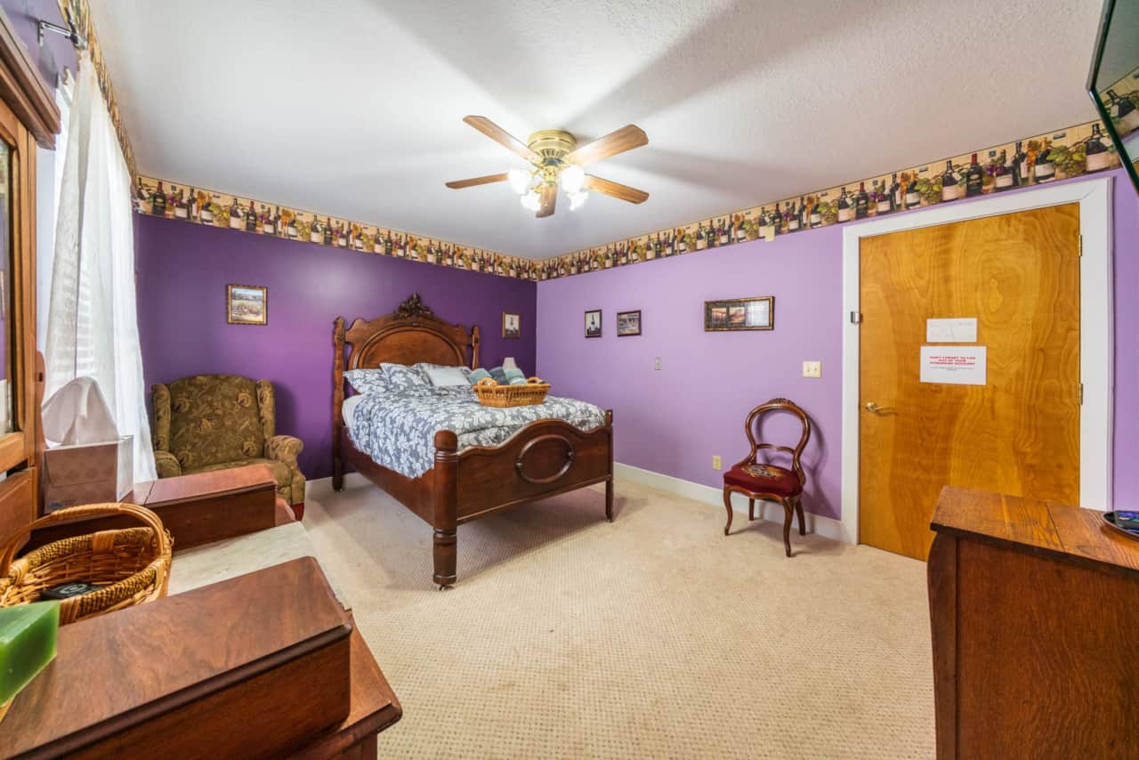 Suite 11 (Full Bed)