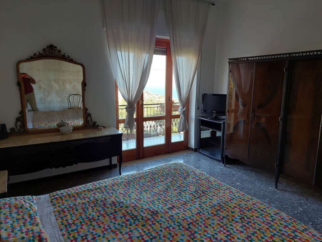 Camera matrimoniale seconda 1/3