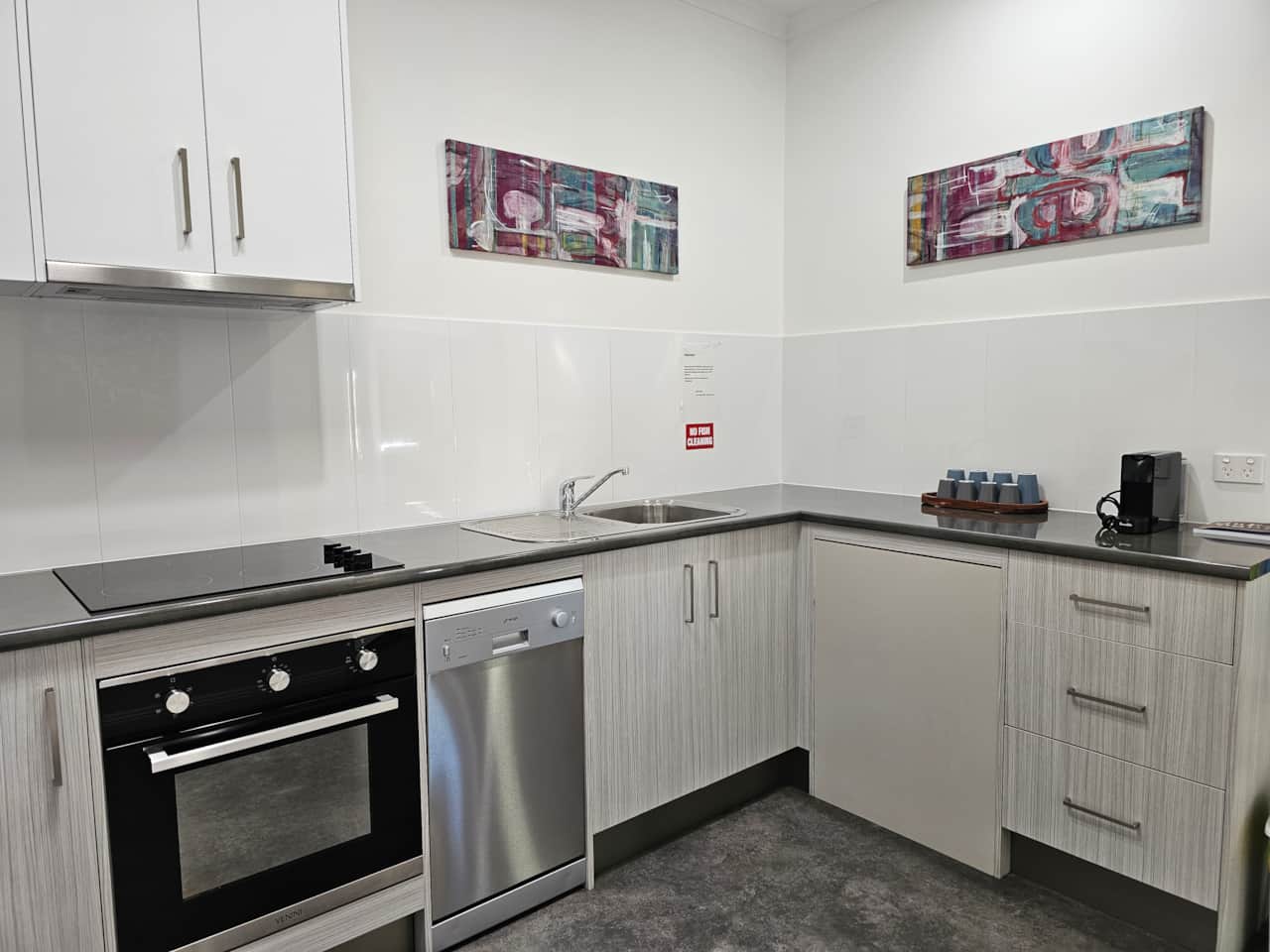 Aart Apartments No 3 kitchen