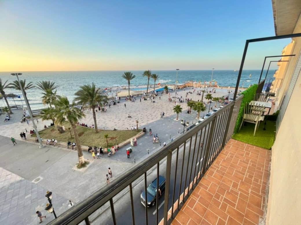 90e9ce16-b178-461b-9266-b243c9ee63c7