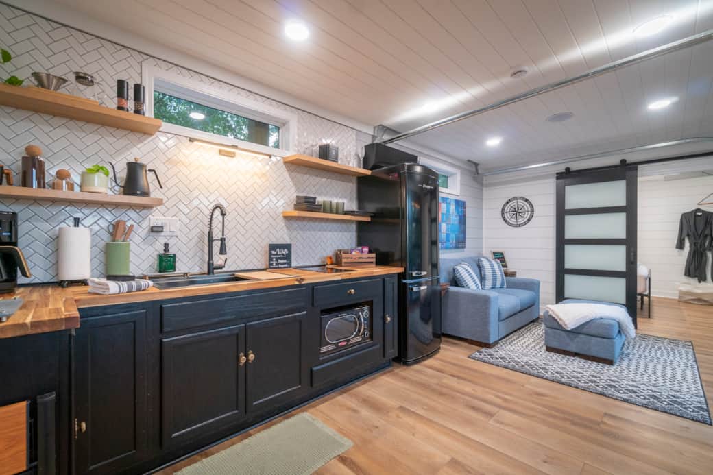 ---Kitchen & Living Room