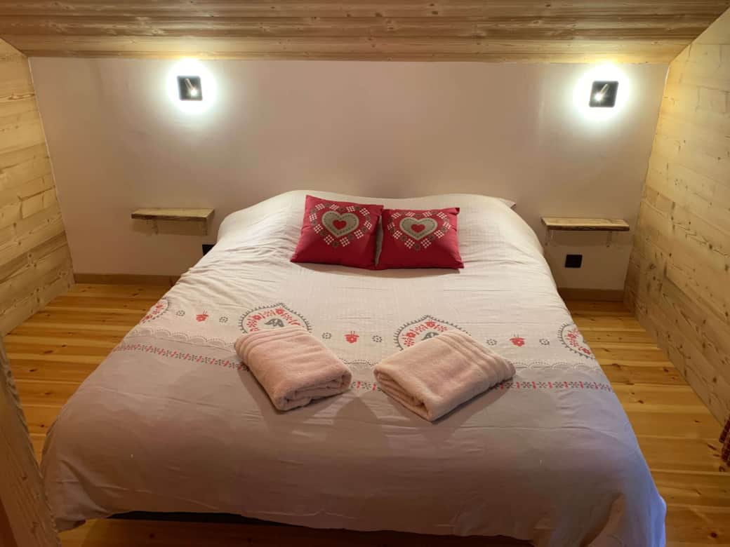 Chalet mont milo chambre double isoard.jpg Chalet mont milo chambre double isoard.jpg