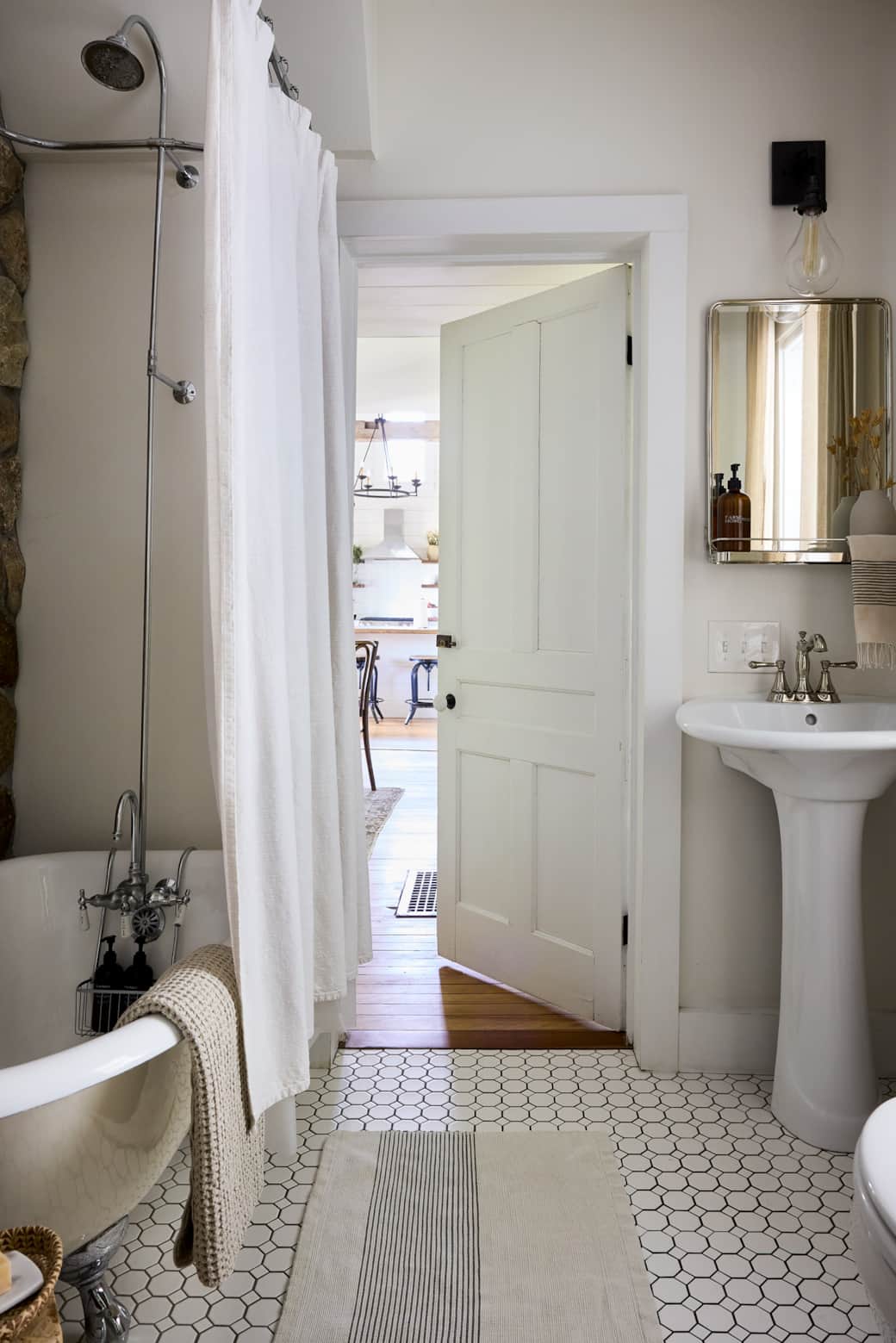 Full Bathroom | Downstairs