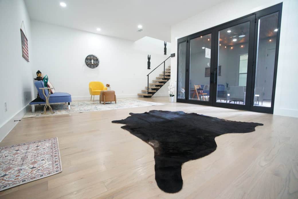 "Luxury Cowboy-Themed Living Room in Downtown Dallas" "Luxury Cowboy-Themed Living Room in Downtown Dallas"