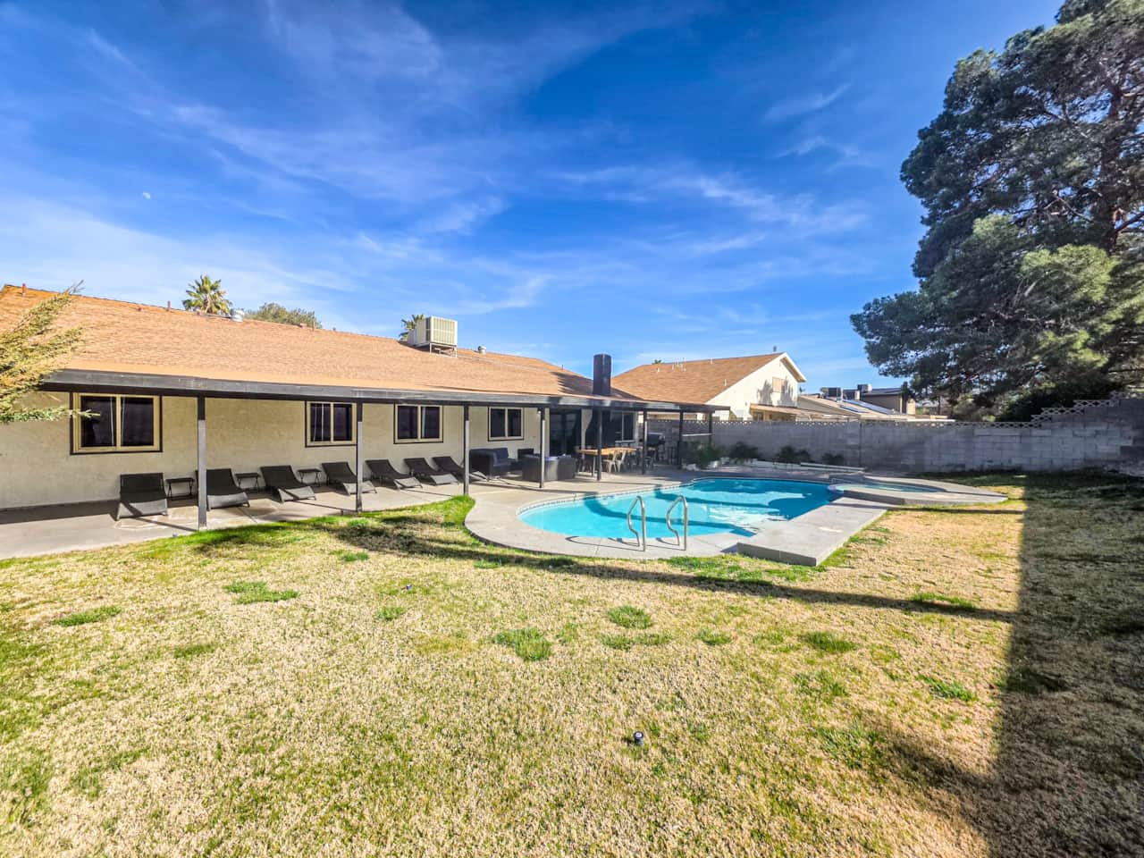 237028