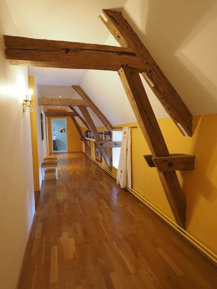 Couloir desservant les chambres
