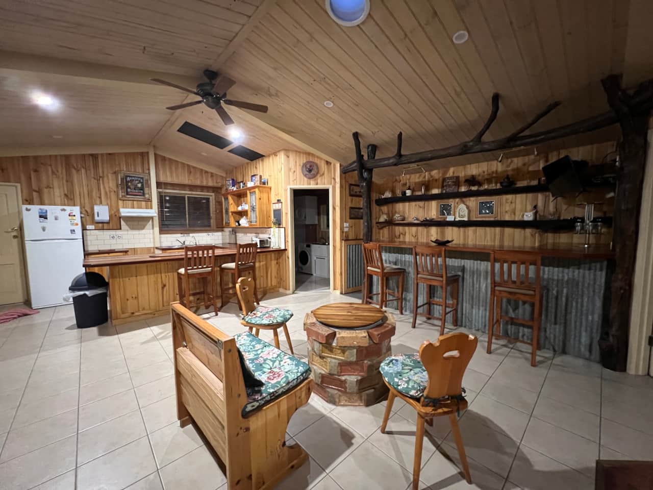 Kitchen/Bar
