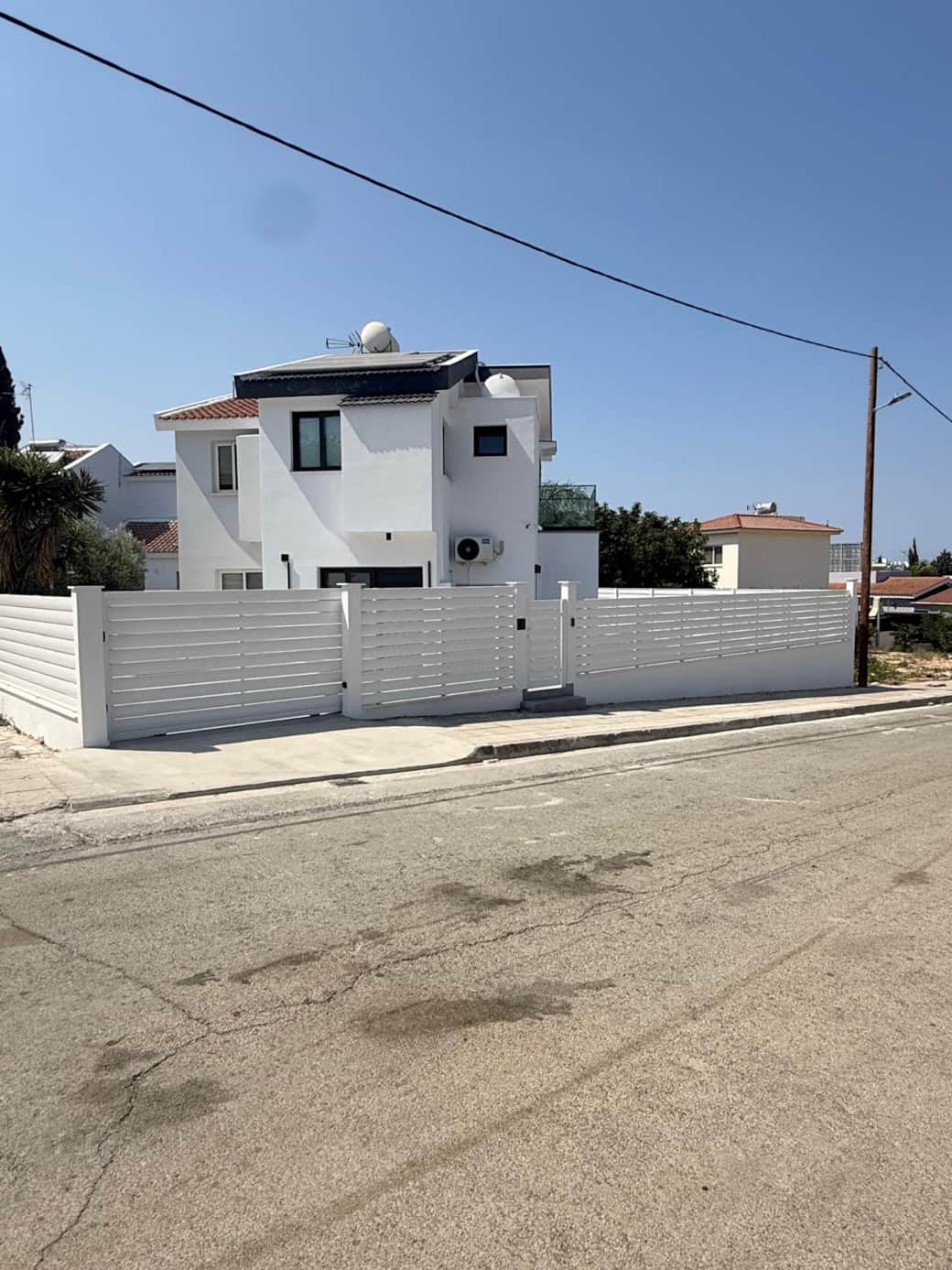 House from the main road