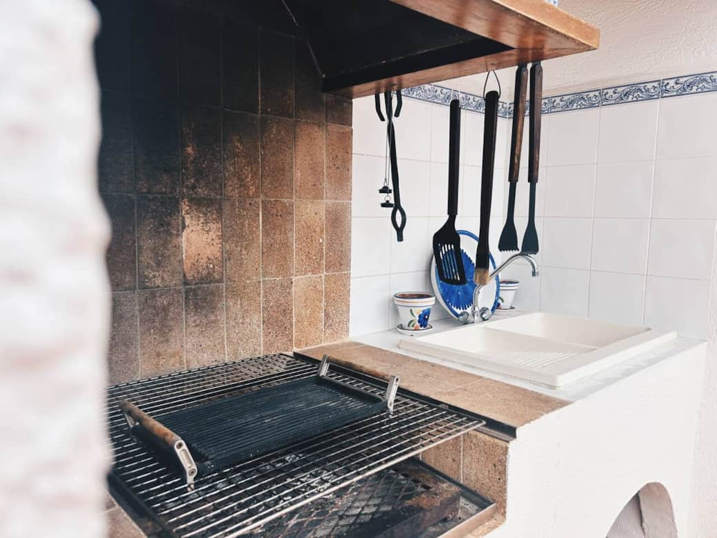 Outdoor kitchen + bbq