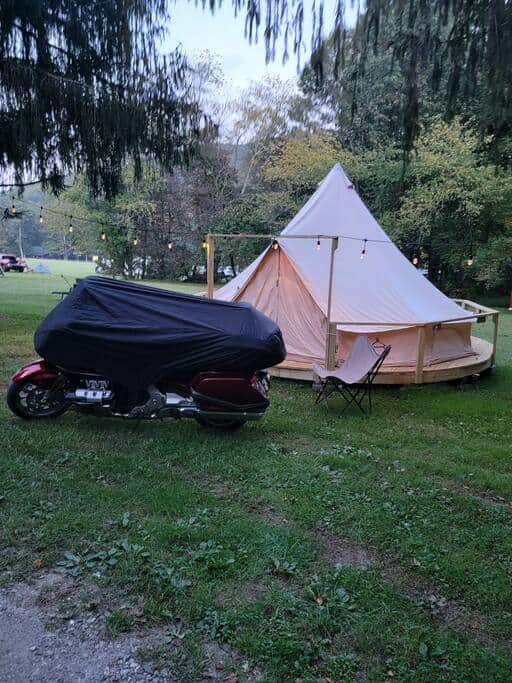 Plenty of parking at the yurt 