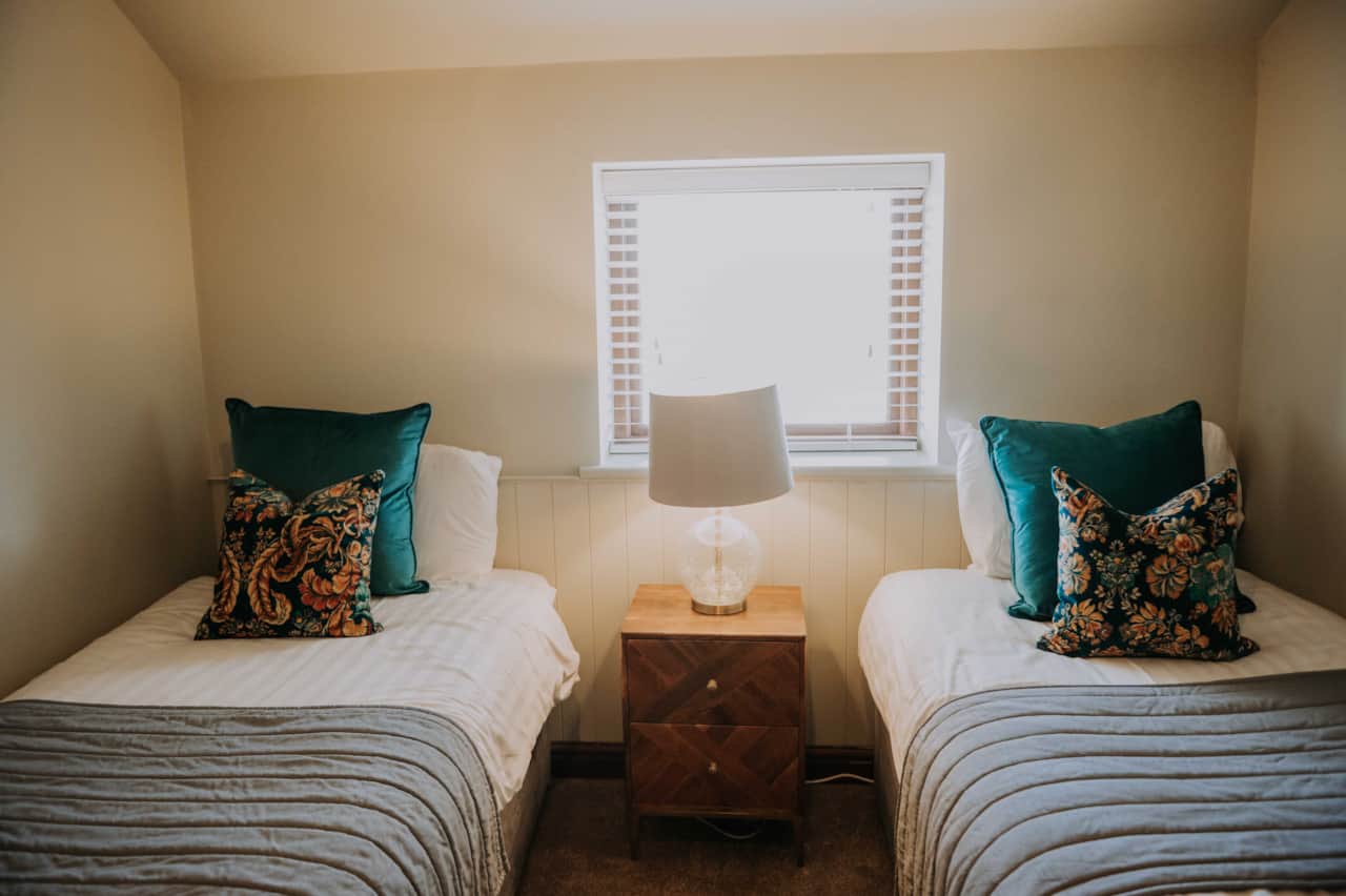 Twin Room (Upstairs)