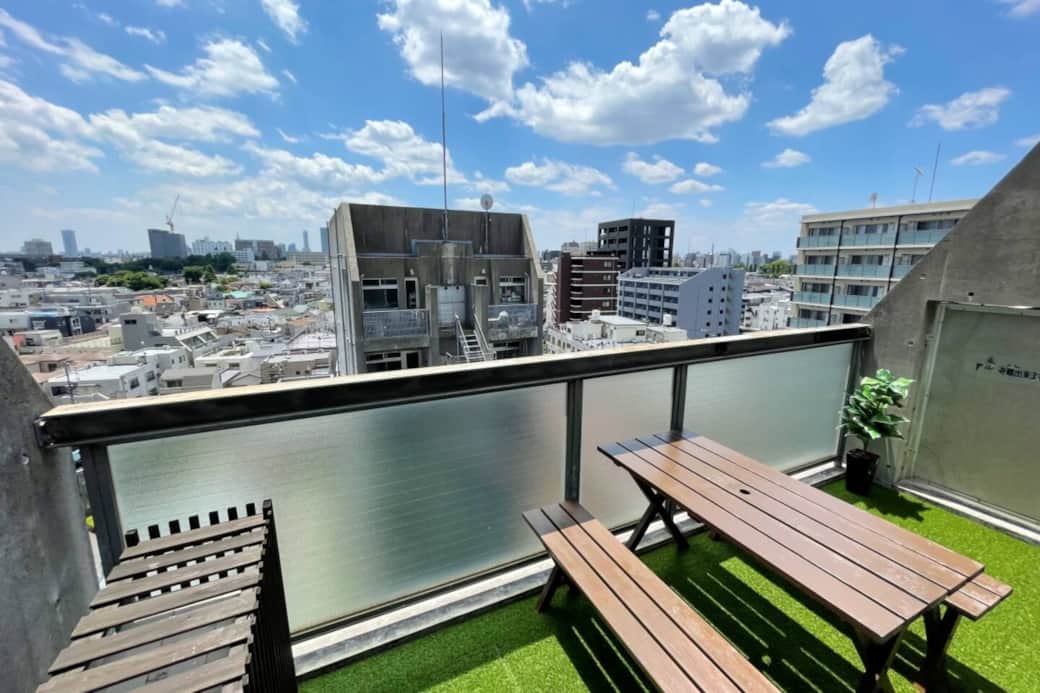 Private balcony with open city views Private balcony with open city views