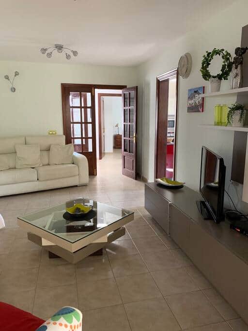 woonkamer, smart tv, wifi, satelliet tv, airco