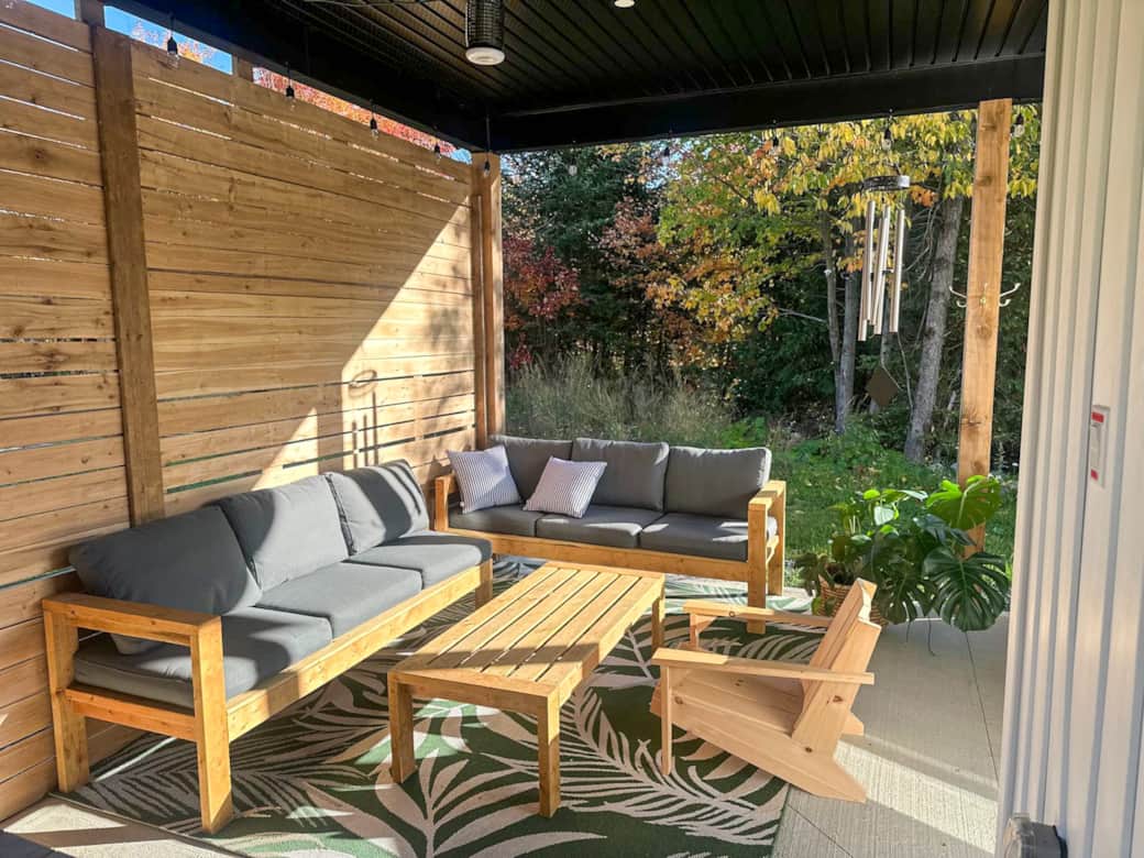 Salon exterieur  avec spa 6 places couvert