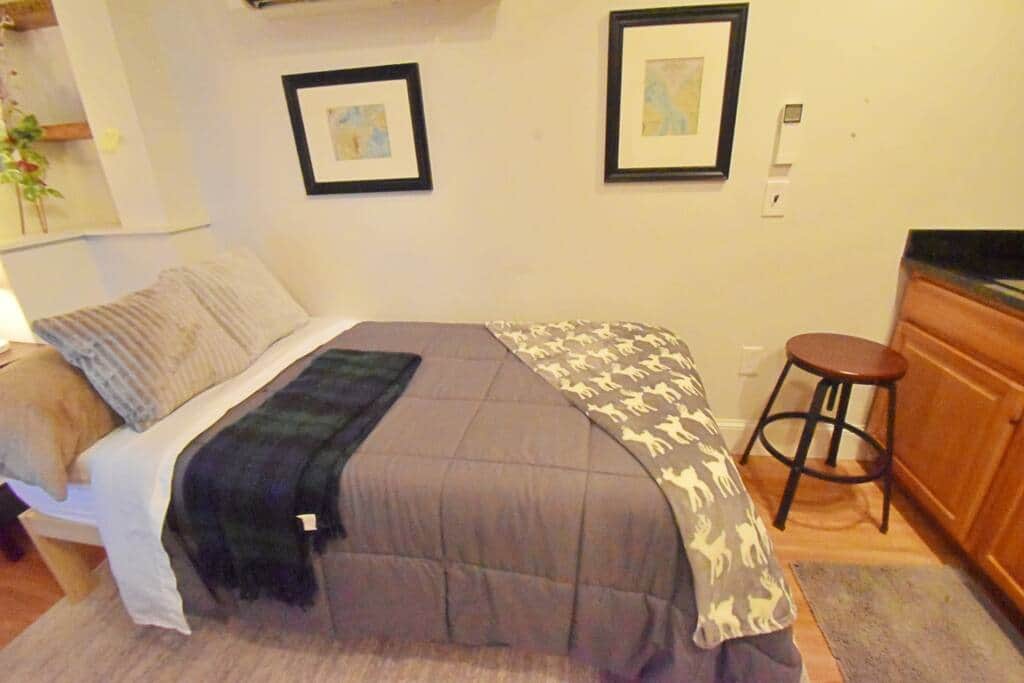 Comfy full size bed Comfy full size bed
