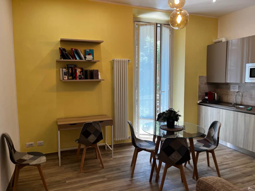 Living room - Desk
