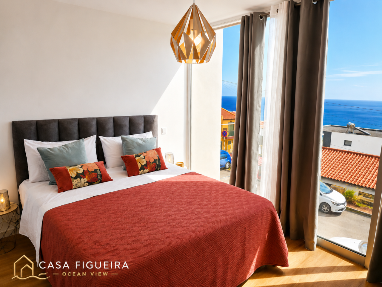 Double bedroom 1 with ocean views