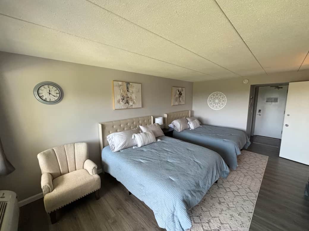 2 Queen Beds