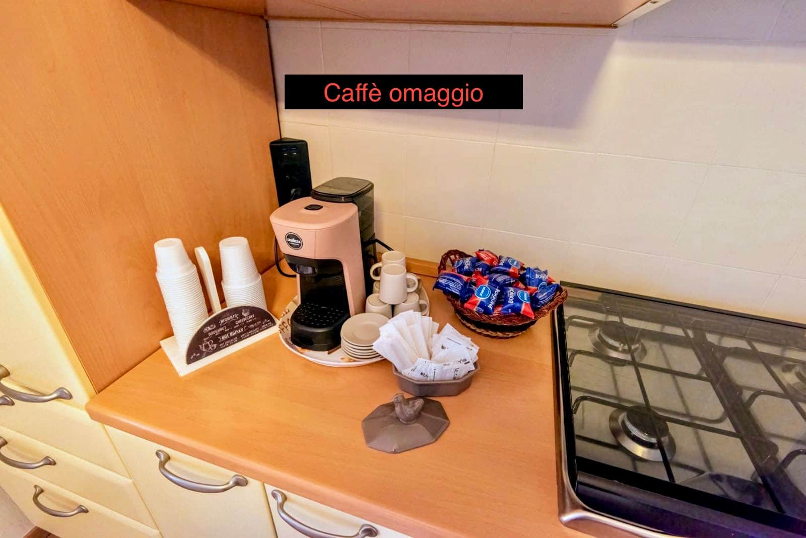 https://l.icdbcdn.com/oh/50e60ab8-3f7c-4f26-ab58-b71b7d141c8c.jpg?w=2080-10