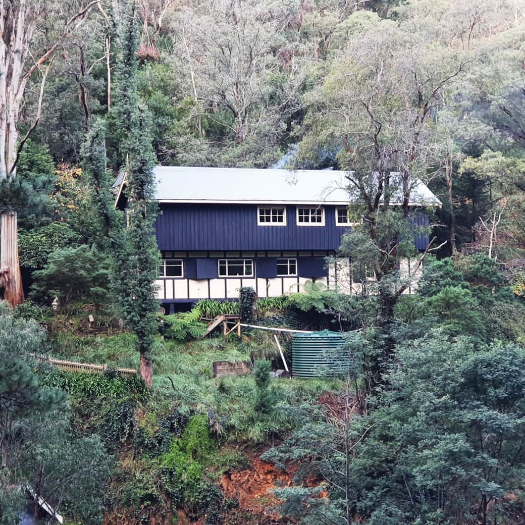 The Walhalla Coach House - View from Road