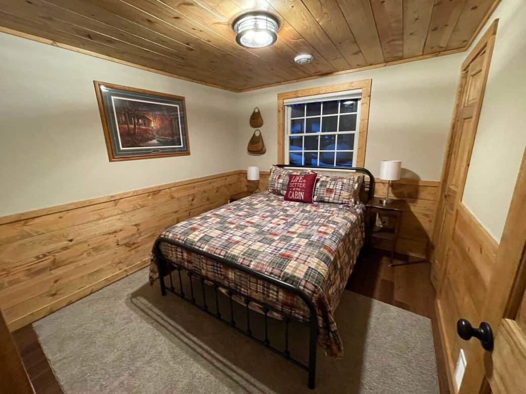 Bedroom 1-  1 Queen Bed