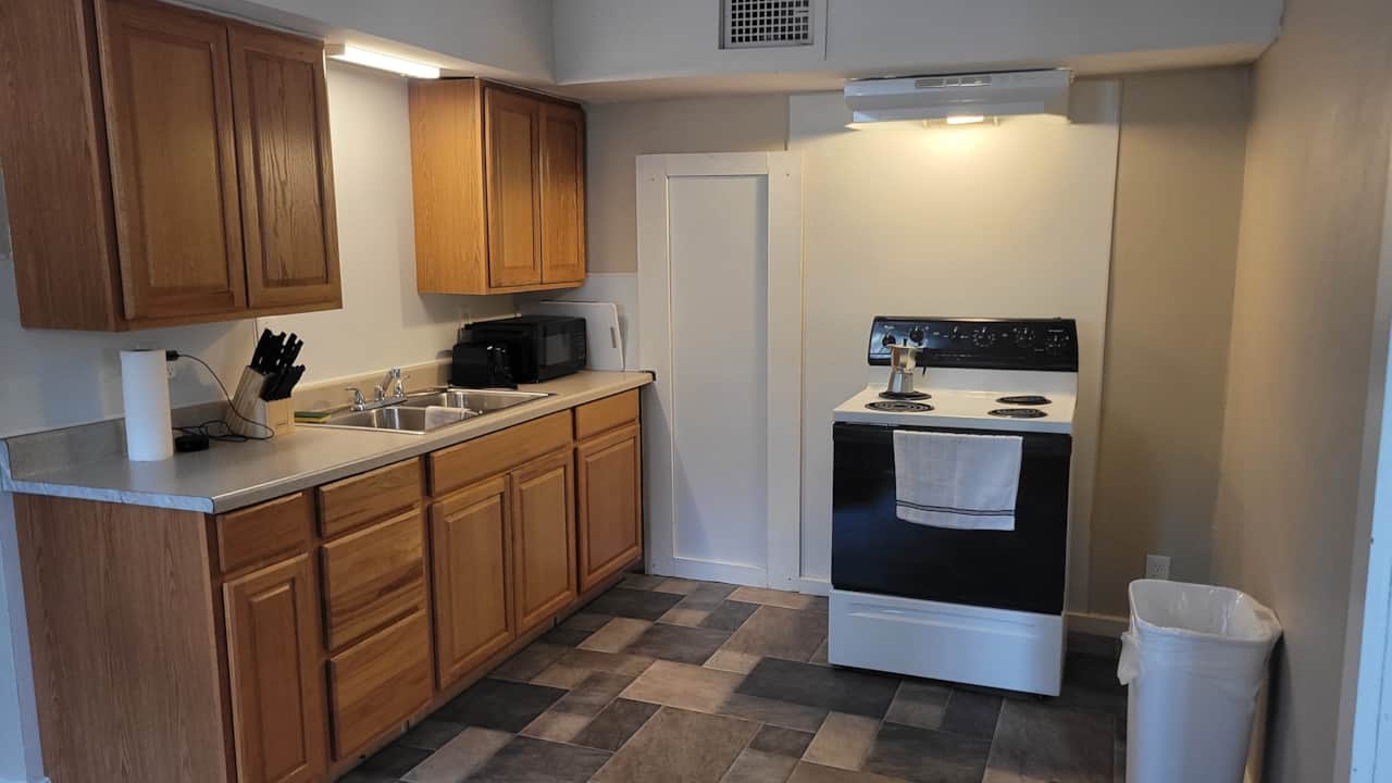 Turn-around-housing-short-term-rental-Lima-OH (4)