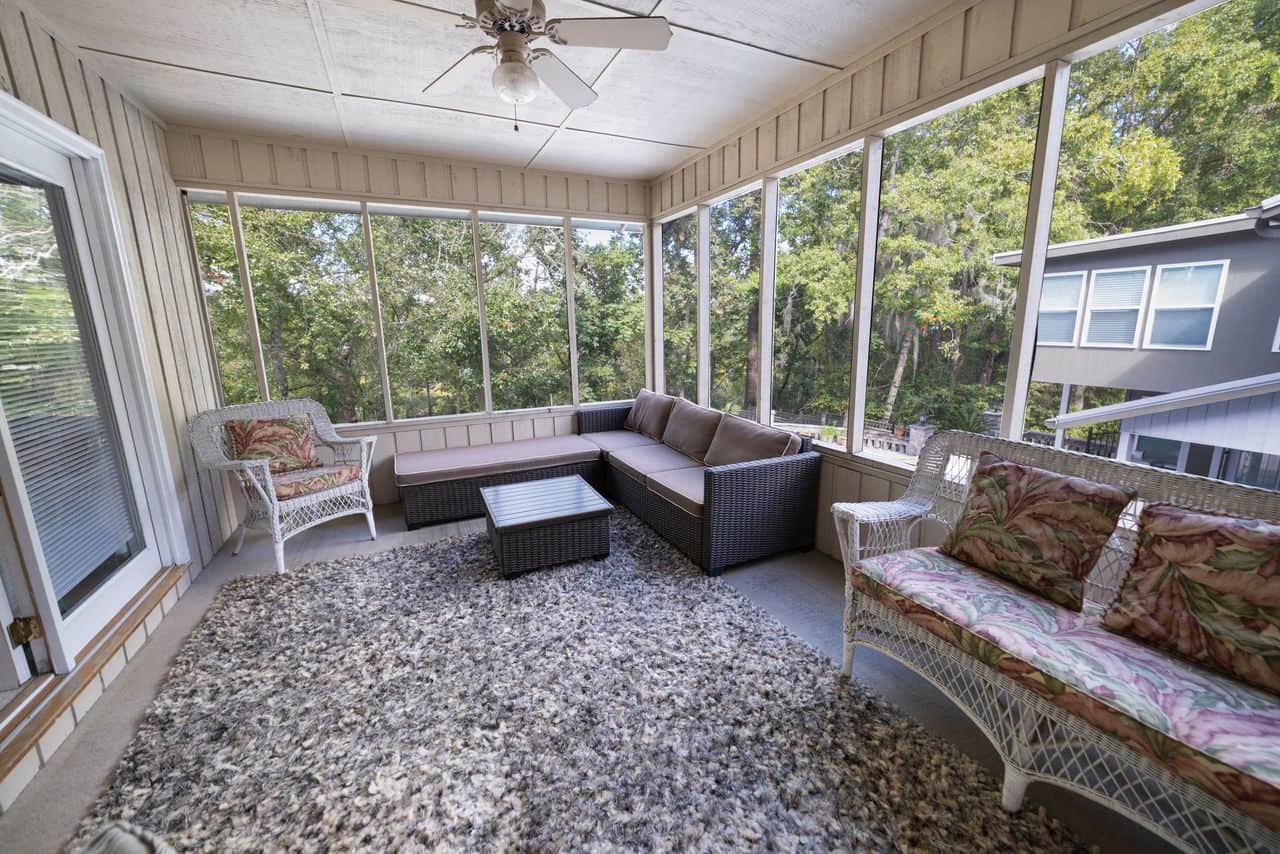 2nd Floor Screen Porch