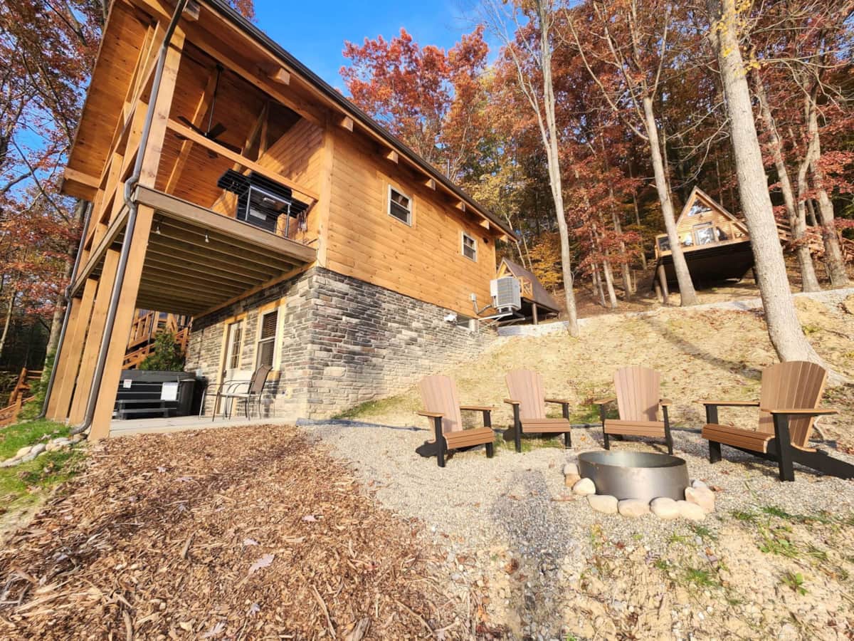 Jasper/Hot TubLakeview Pet friendly8 Person Lodge Villa in