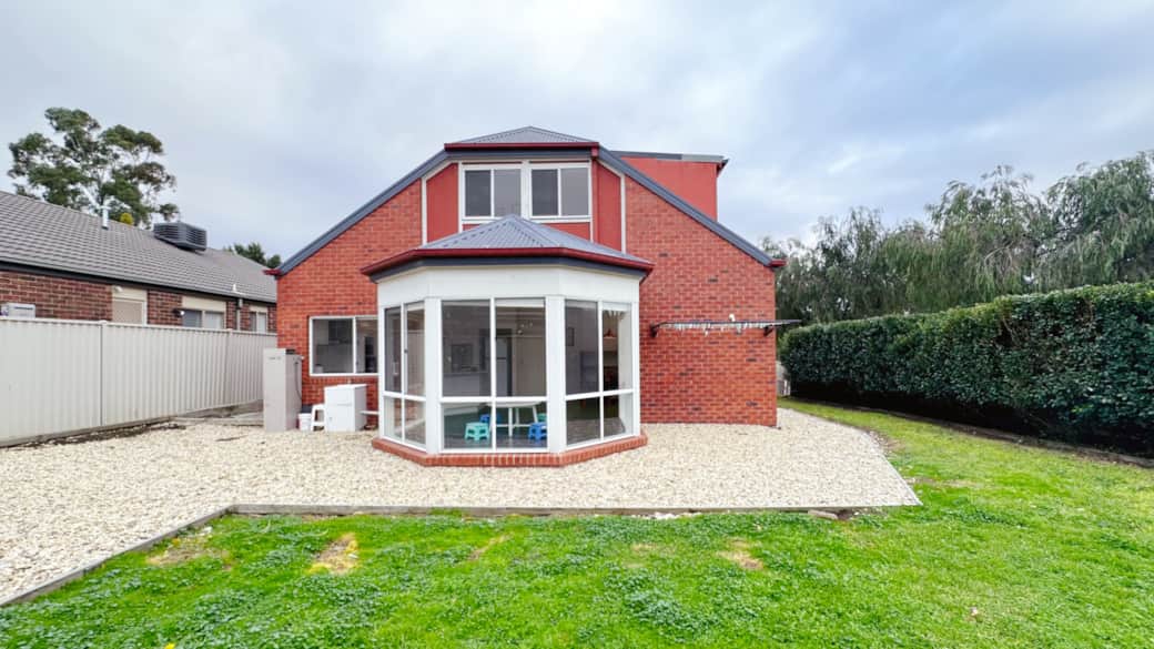 Craigieburn parkside house 3bedroom splash backyard double storey outdoor 61