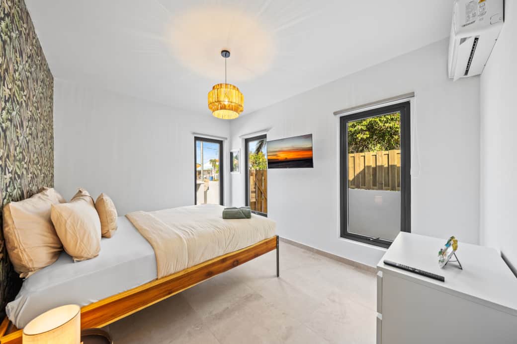 Queen Bedroom 1 Queen Bedroom 1