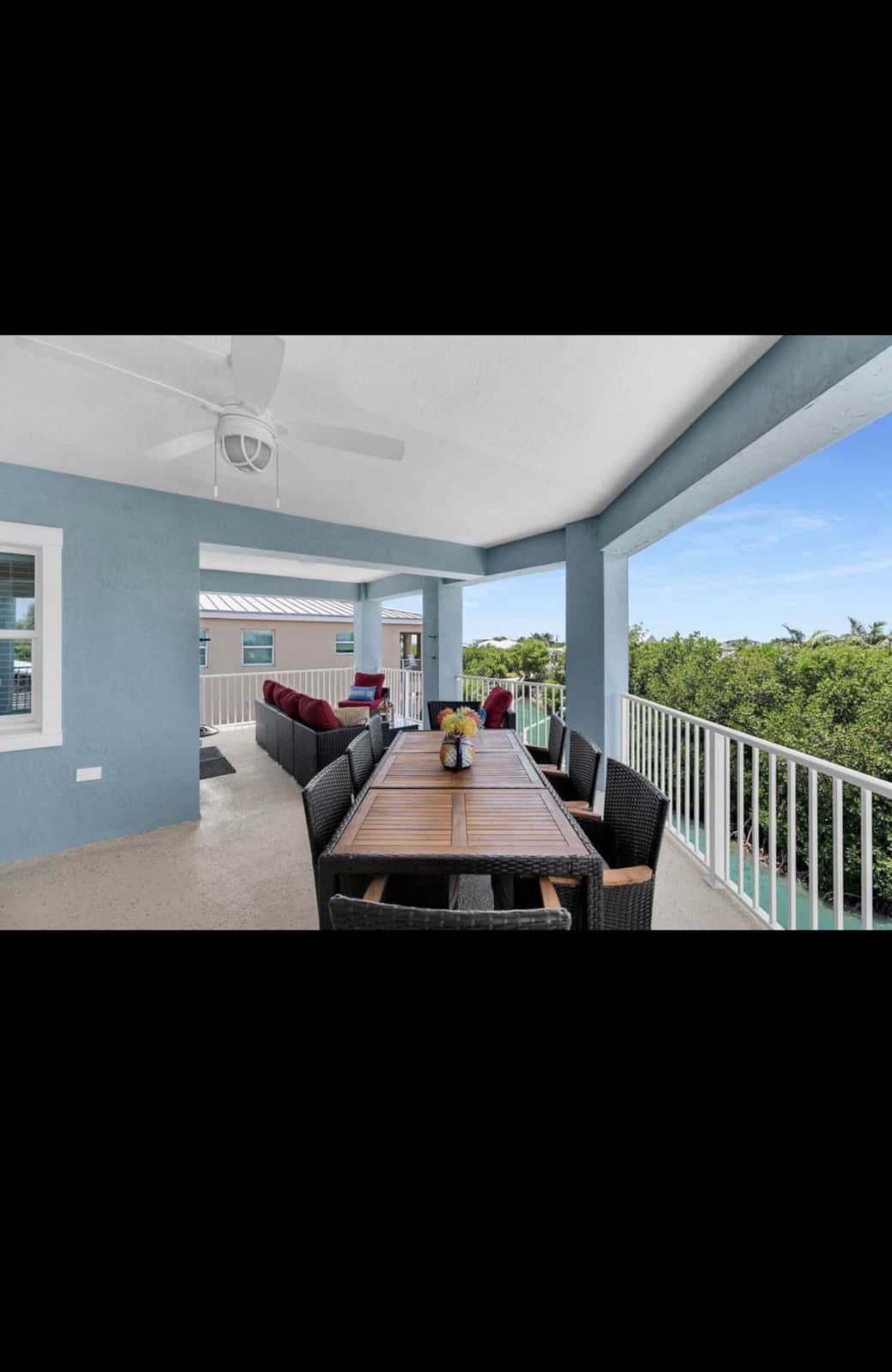Outdoor patio seating on top level Outdoor patio seating on top level