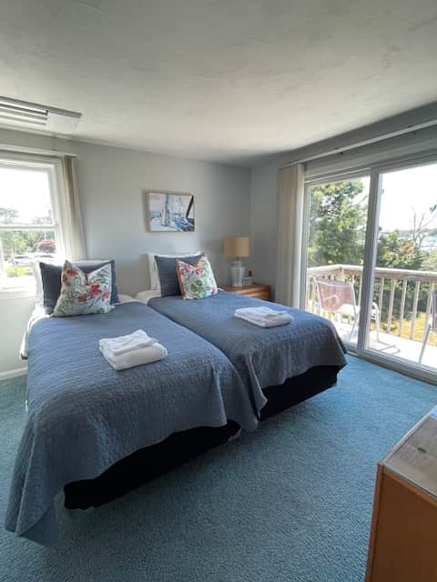 Upstairs Bedroom - Osprey Nest, Private Balcany