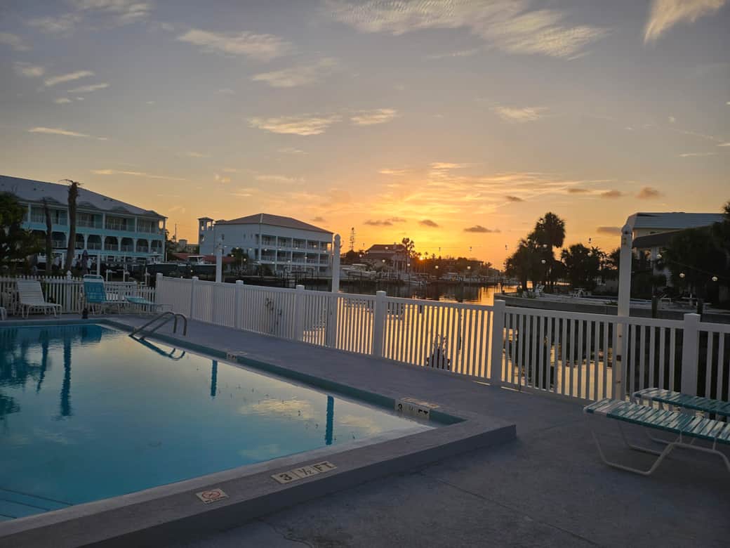 Heated pool + sunset skies = the best of both worlds.