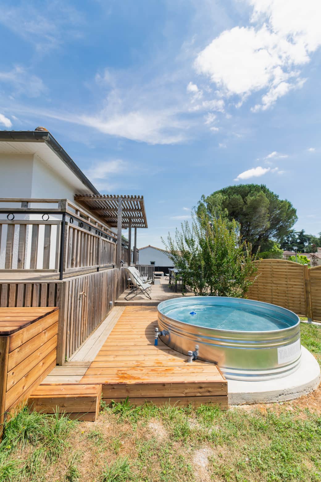 La terrasse avec la Pisicne tankkd
