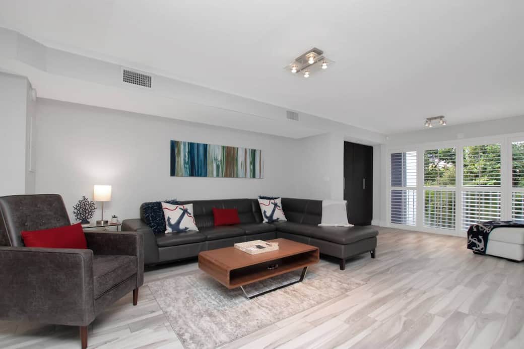 Main floor living room.